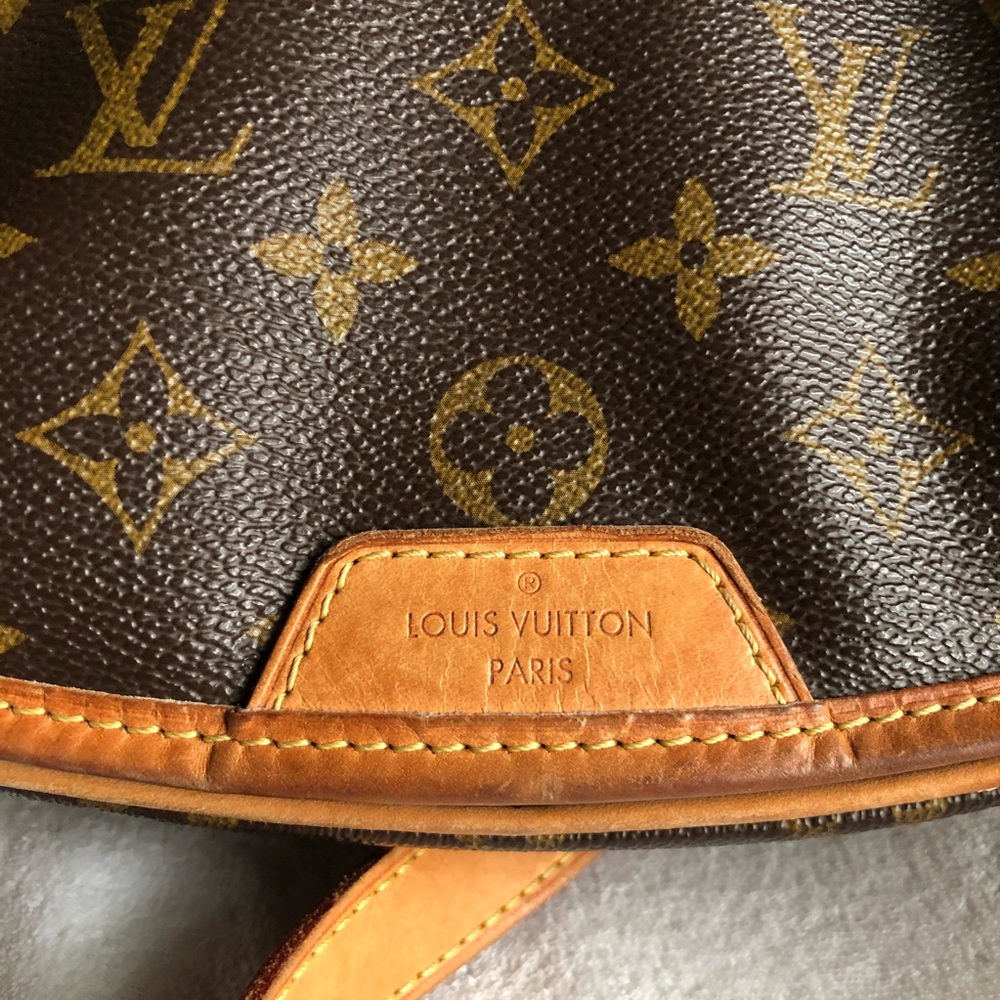 Louis Vuitton Menilmontant PM Monogram Strap Bag - Picture 12 of 16